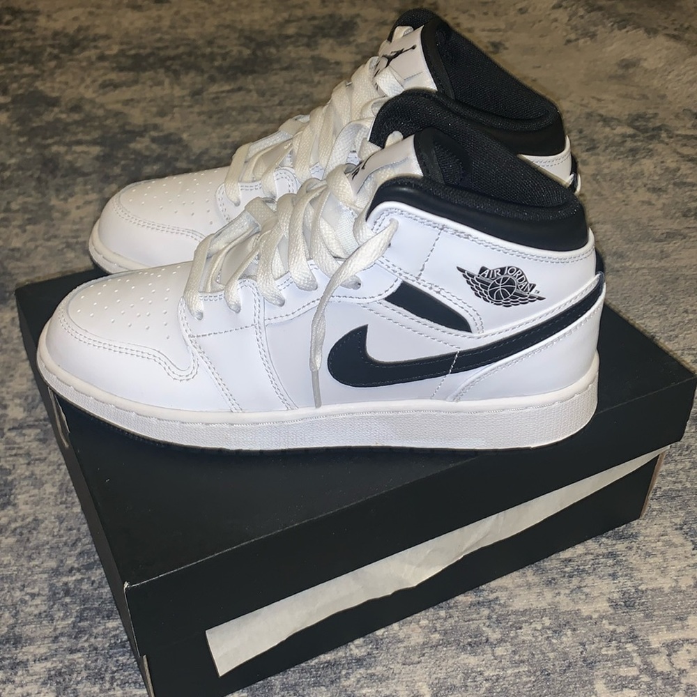 Air Jordan 1 MID (GS) 5Y
